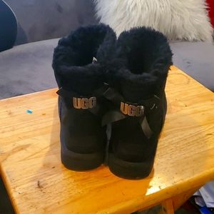 Mini Bailey Ugg Metal Graphic